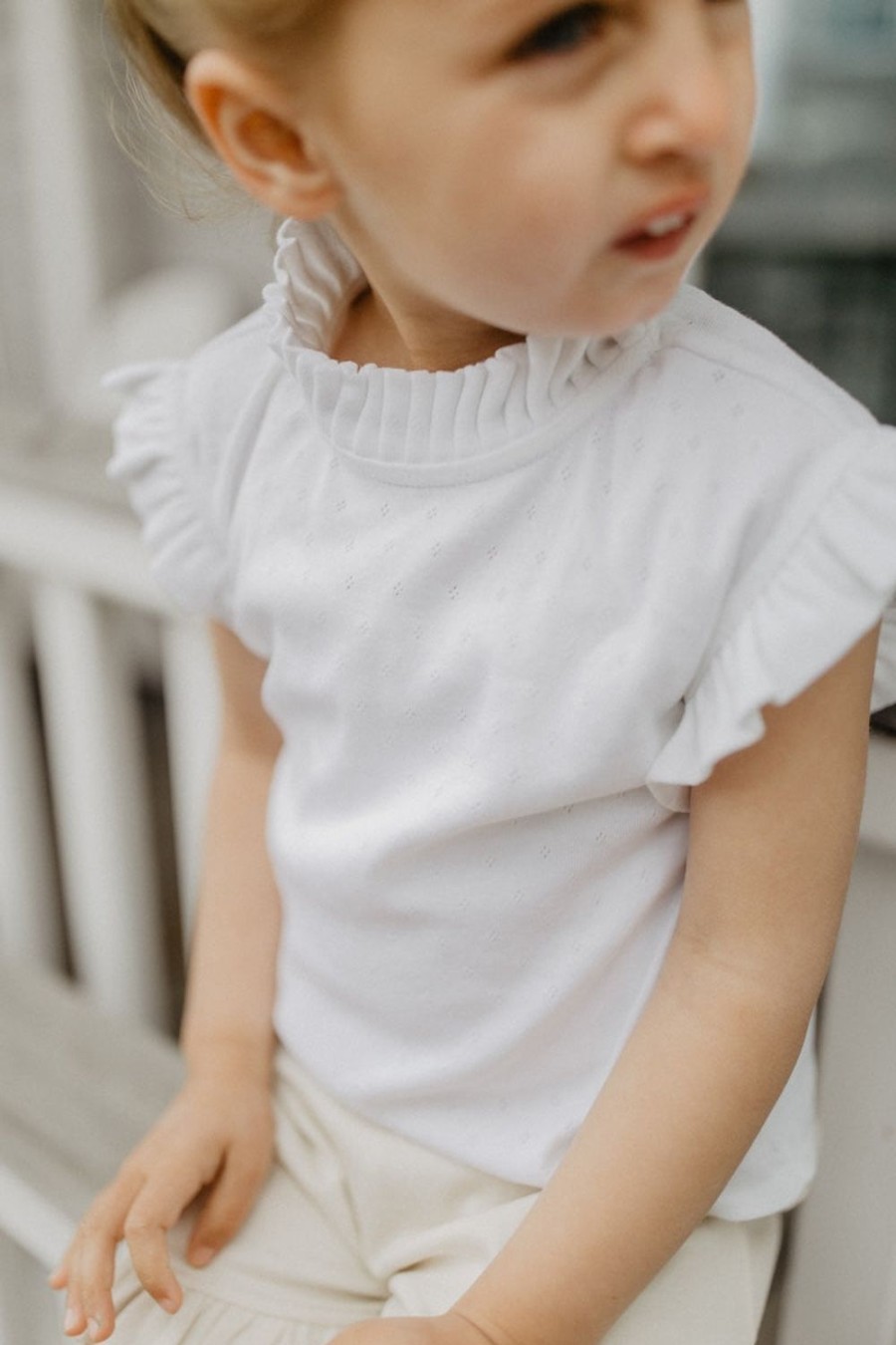 leevje Blusen & Shirts | Pointelle Top 'White' Mit Ruschenstehkragen